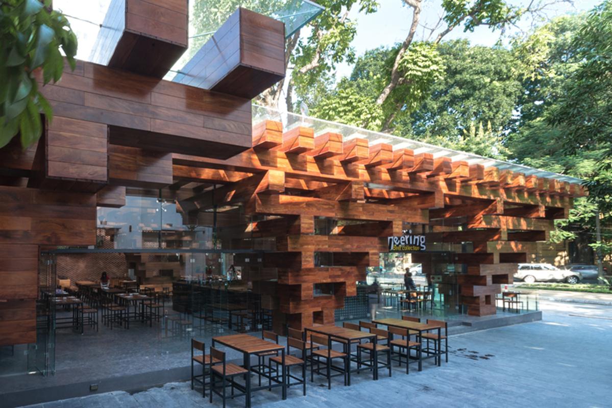 HP-architects-cheering-restaurant-Hanoi 